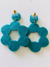 Load image into Gallery viewer, Aqua Flower