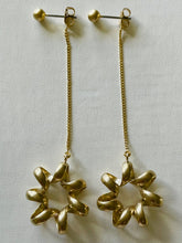 Load image into Gallery viewer, Squiggle Drop Earrings
