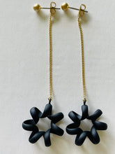 Load image into Gallery viewer, Squiggle Drop Earrings
