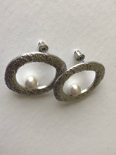 Load image into Gallery viewer, Circle Pearl Earrings
