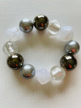Load image into Gallery viewer, Large Bead Bracelet
