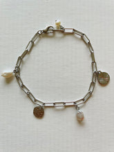 Load image into Gallery viewer, Chain &amp; Pearl Bracelet
