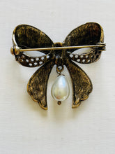 Load image into Gallery viewer, Jet and Pearl Bow Brooch
