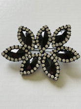 Load image into Gallery viewer, Gunmetal 7 Oval Crystal Brooch
