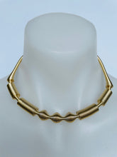 Load image into Gallery viewer, Circle Oblong Spring Necklace (other colours available)
