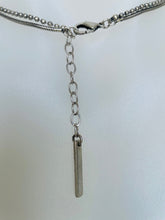 Load image into Gallery viewer, Hexagon &amp; Circle Necklace
