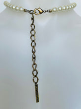 Load image into Gallery viewer, Pearl &amp; Clear Crystal Arrow Necklace
