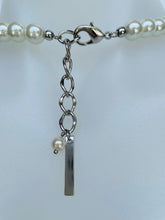 Load image into Gallery viewer, Pearl &amp; Square Black Diamond Crystal Necklace
