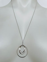 Load image into Gallery viewer, Entwined Circles Necklace (Gold, Rose Gold or Silver)
